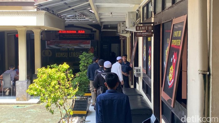 Ormas Islam mendatangi Markas Polres Sukabumi Kota di Jalan Perintis Kemerdekaan