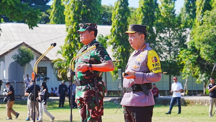 Panglima TNI dan Kapolri saat memimpin apel pasukan KTT ASEAN di Labuan Bajo (dok. Istimewa)