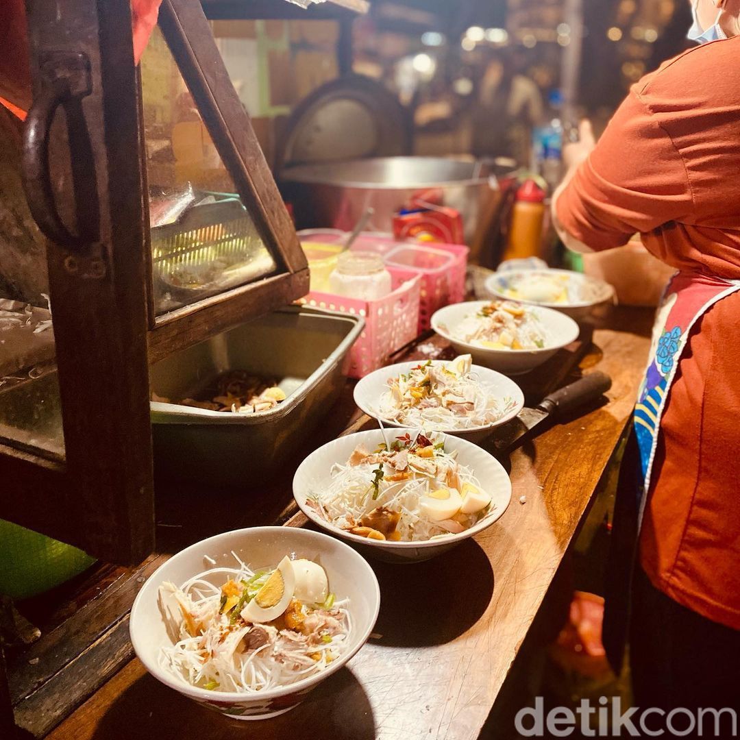 Penjual soto Lamongan