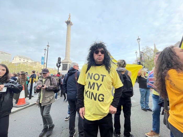 TOPSHOT - Protesters hold up placards saying 'Not My King' in Trafalgar Square close to where Britain's King Charles III and Britain's Camilla, Queen Consort will be crowned at Westminster Abbey in central London on May 6, 2023. - The set-piece coronation is the first in Britain in 70 years, and only the second in history to be televised. Charles will be the 40th reigning monarch to be crowned at the central London church since King William I in 1066. Republican opponents who want an elected head of state plan to protest on the day with signs declaring 
