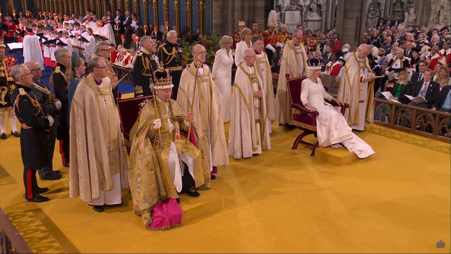 Dalam acara tersebut untuk pertama kalinya doa dibacakan secara lantang dan paduan suara gereja dinyanyikan.Foto: YouTube The Royal Family
