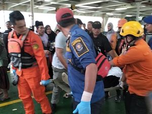 Penumpang KMP Royce 1 Terbakar di Laut Merak Dievakuasi, Ada Korban Luka
