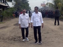 Jokowi Ambil Alih Perbaikan Jalan Rusak di Daerah, Contohnya 4 Provinsi Ini