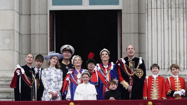 (left to right) Members of the royal family: the Duke of Edinburgh, the Earl of Wessex, Lady Louise Windsor, Vice Admiral Sir Tim Laurence, the Duchess of Edinburgh, the Princess Royal, Princess Charlotte, the Princess of Wales, Prince Louis, the Prince of Wales, the King's Pages of Honour including Prince George, Lord Oliver Cholmondley, Nicholas Barclay, Ralph Tollemache, King Charles III and Queen Camilla, the Queen's Pages of Honour including Louis and Gus Lopes, Freddy Parker Bowles and Arthur Eliot, Lady in Attendance Annabel Eliot and Marchioness of Lansdowne, Princess Alexandra of Kent, the Duke of kent, the Duchess of Gloucester and the Duke of Gloucester, on the balcony of Buckingham Palace, London, to view a flypast by aircraft from the Royal Navy, Army Air Corps and Royal Air Force - including the Red Arrows, following the coronation. Picture date: Saturday May 6, 2023. (Photo by Owen Humphreys/PA Images via Getty Images)