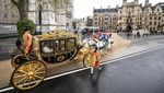 Raja Charles Naik Kereta Kencana ke Westminster Abbey untuk Penobatan