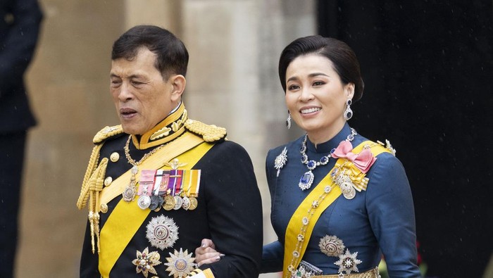 LONDON, ENGLAND - MAY 6: King Vajiralongkorn of Thailand and Queen Suthida of Thailand at Westminster Abbey during the Coronation of King Charles III and Queen Camilla on May 6, 2023 in London, England. The Coronation of Charles III and his wife, Camilla, as King and Queen of the United Kingdom of Great Britain and Northern Ireland, and the other Commonwealth realms takes place at Westminster Abbey today. Charles acceded to the throne on 8 September 2022, upon the death of his mother, Elizabeth II. (Photo by Mark Cuthbert/UK Press via Getty Images)