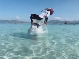 Ria Ricis Happy Banget Bisa Backflip di Atas Air