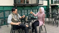 Kebersamaan keduanya sering diperlihatkan oleh Sahrul Gunawan di akun Instagram miliknya. Mereka sering terlihat makan bersama di restoran atau kafe. Foto: Instagram @sahrulgunawanofficial