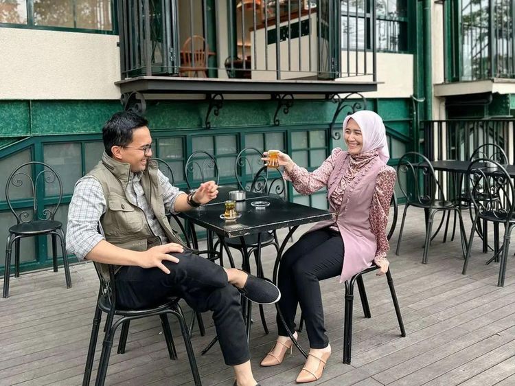 Sahrul Gunawan Menikah dengan Dine Mutiara, Ini Momen Kuliner Romantisnya!