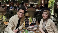 Salah satu momennya berada di sebuah restoran. Saat itu, Sahrul dan Dine menikmati salmon panggang. Foto: Instagram @sahrulgunawanofficial