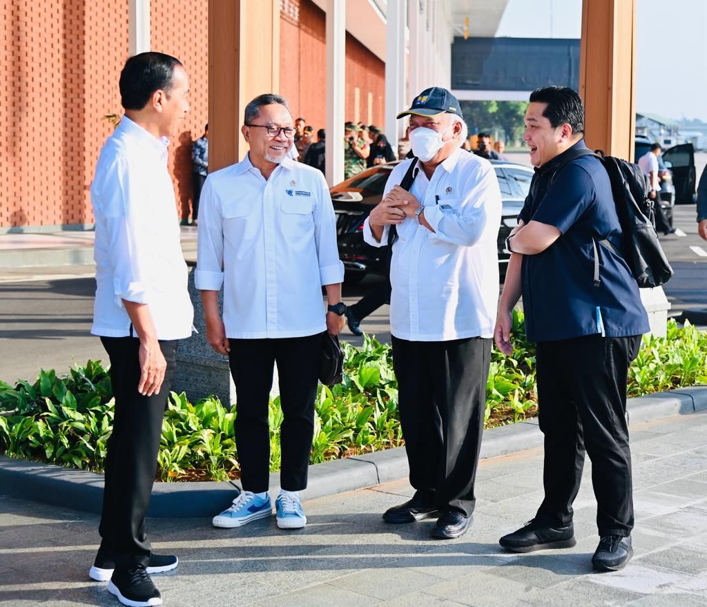 Sepatu Mendag Zulhas Curi Perhatian Warganet