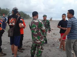 4 Pelajar Terseret Ombak Pantai Gili Anyar Kebumen, 1 Hilang