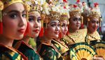 Warna-warni Penari Meriahkan World Dance Day di Kota Tua Jakarta