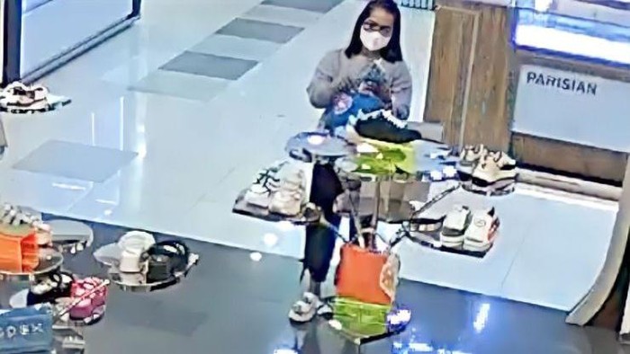 Aksi pencurian tas di Jambi yang viral di media sosial. (Foto: Istimewa)