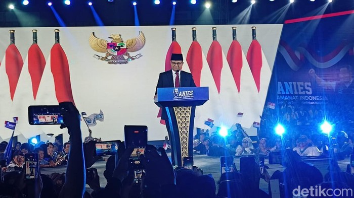 Anies Baswedan di acara deklarasi relawan Amanat Indonesia (ANIES) di GBK Senayan, Jakarta. (Adrial/detikcom)