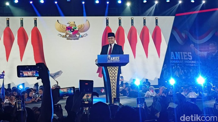 Anies Baswedan di acara deklarasi relawan Amanat Indonesia (ANIES) di GBK Senayan, Jakarta. (Adrial/detikcom)