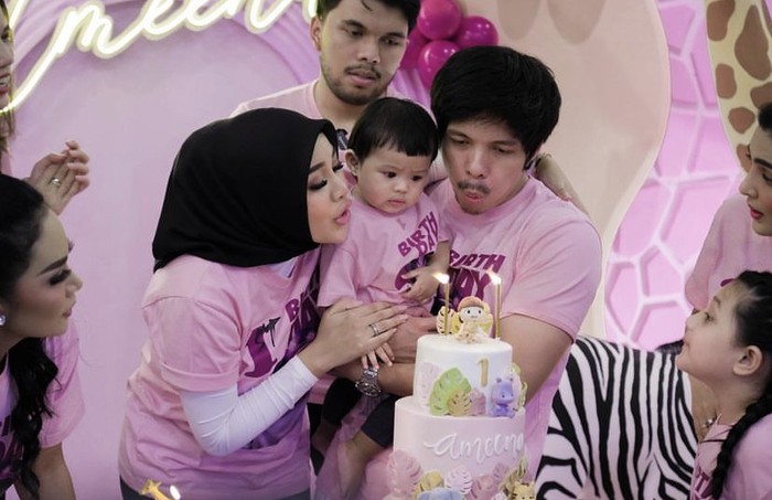 Atta dan Aurel Atta dan Aurel