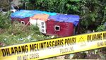 Bus Peziarah Asal Tangerang Masuk Jurang di Tegal