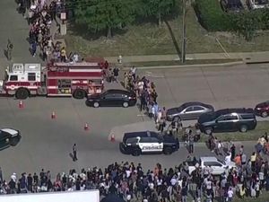 Mobil Seruduk Kerumunan Orang di Texas, 8 Orang Tewas
