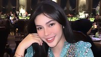 Belum lama ini Fay Nabila merayakan ulang tahunnya. Bersama sang kekasih, ia menikmati makan malam di restoran fine dining bermenu salmon steak.