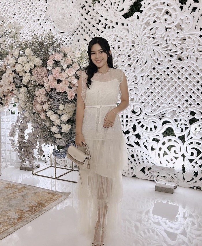 Fay Nabila Dinikahi Rama Restu, Ini Momen saat Ngopi Cantik dan Kulineran Italia
