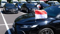 Puluhan kendaraan roda empat disiapkan untuk delegasi negara yang menghadiri acara 29th ASEAN Socio Cultural Community (ASCC) Council Meeting atau Pertemuan Dewan Menteri Pilar Sosial Budaya ASEAN ke-29 di Sentral Parkir ITDC, Nusa Dua, Bali, Minggu (7/5/2023).