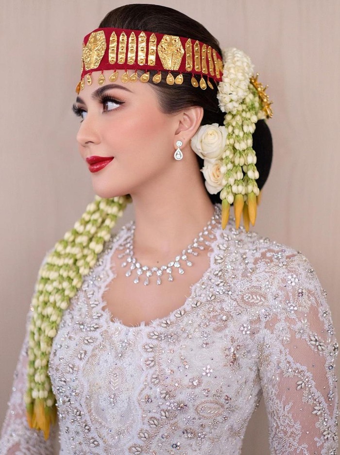 Jessica Mila dalam acara Mangadati.