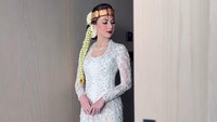Konsep adat batak dan modern membalut tubuh Jessica Mila. Foto: dok.Instagram Story Jessica Mila