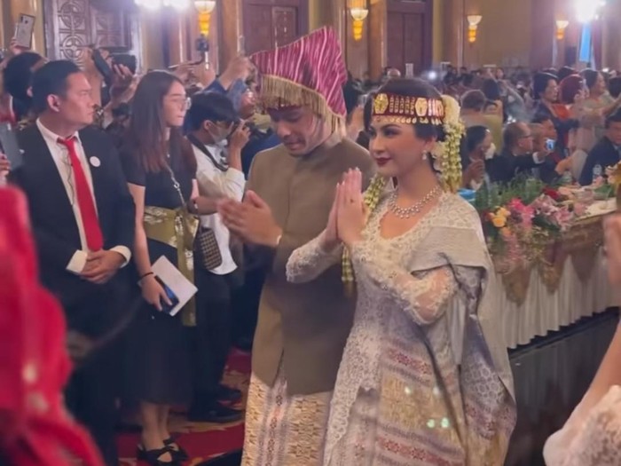 Jessica Mila dalam acara Mangadati.