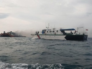 Kemenhub Ungkap Detik-detik Evakuasi Kapal Terbakar di Perairan Merak