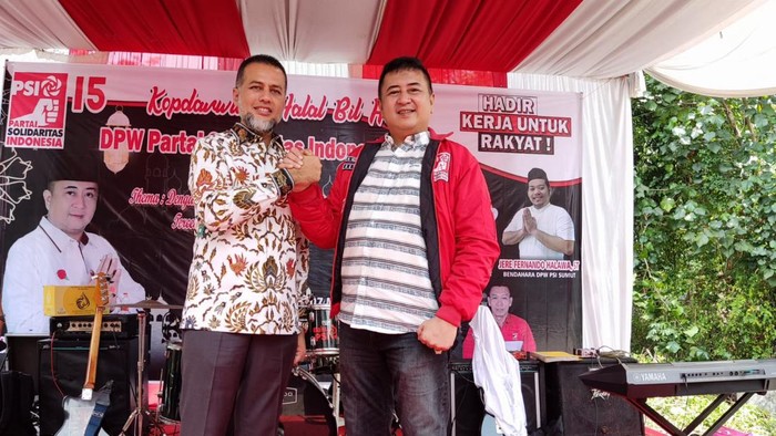 Ketua PSI Sumut Nezar Djoeli dan Ketua Golkar Sumut, Ijeck.