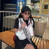 Semakin dewasa Lovely juga sudah bisa menata gaya busananya. Penampilannya tampak stylish dan juga menawan. Foto: Instagram/@lovelyrum