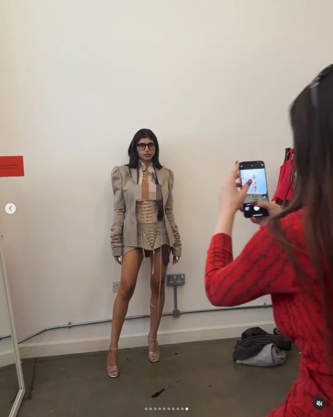 Terima kasih sudah mendadaniku dengan seragam kampus impianku, aku merasa aku masuk rumah Gryffindor di Oxford, kata Mia.Foto: Instagram