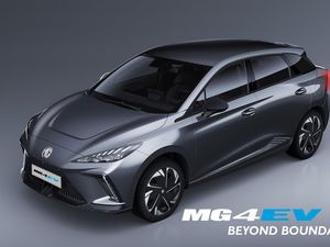Harga Mobil Listrik MG 4 EV Bakal Diumumkan di PEVS 2023?