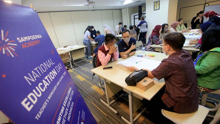 Dalam rangka Hari Pendidikan Nasional, Sampoerna Academy gelar seminr untuk para guru. Acara ini bertujuan untuk mendukung peningkatan kualitas pendidikan di Indonesia.