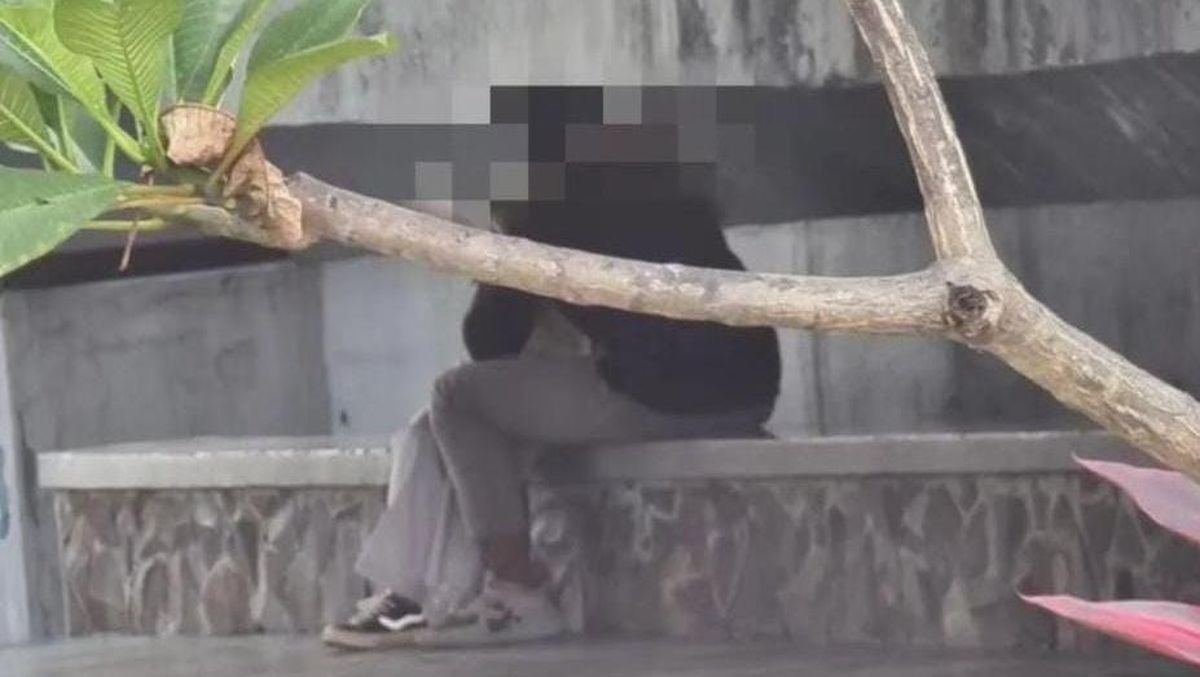 Rus qiz yigitlarni eshakda sikmaslikni soraydi Rus porno: keksa va yosh lesbiyanlar