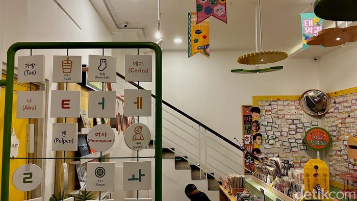 Northwood Cafe yang punya vibes seperti di sekolah Korea.