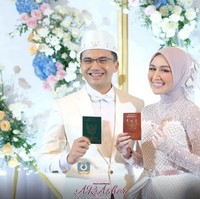 Sahrul Gunawan dan Dine Mutiara resmi menikah pada 6 Mei. Pernikahan tersebut dilangsungkan di Gedong Putih, Bandung.Foto: dok. Instagram