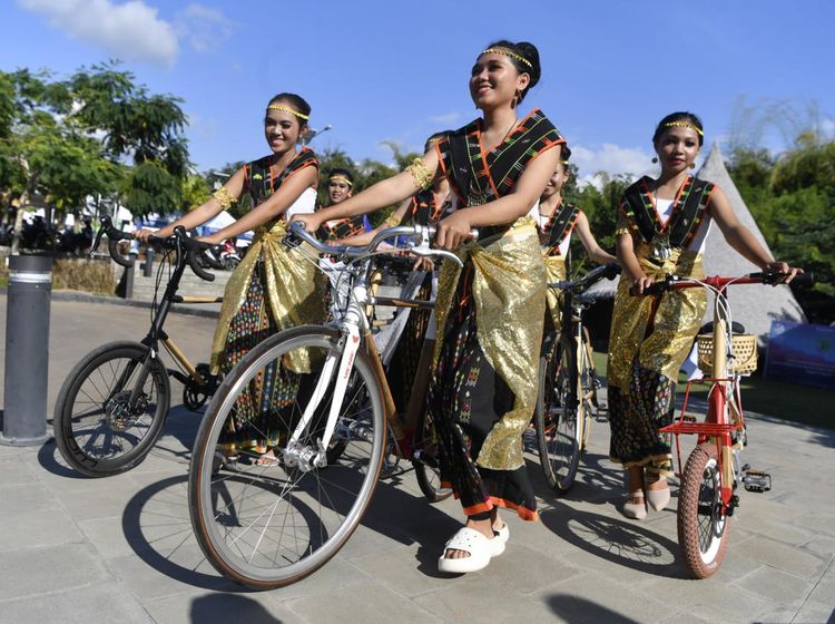 Sepeda Bambu Ini Jadi Cenderamata KTT ASEAN 2023