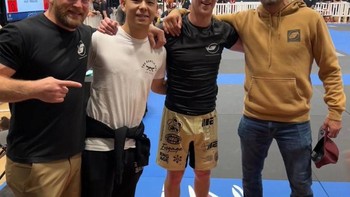 Zuckerberg bersama para pelatih Jiu Jitsu-nya. Foto: Facebook