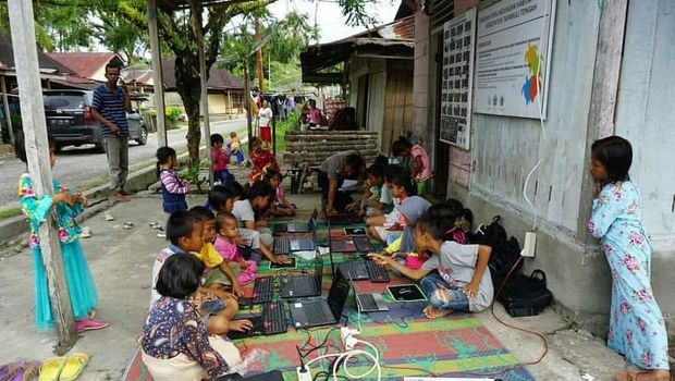 Aipda Hadi mendirikan Kelas Anak Indonesia di Sibolga, Sumatera Utara
