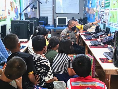 Aipda Hadi mendirikan Kelas Anak Indonesia di Sibolga, Sumatera Utara