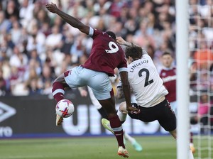 Diuntungkan Lindelof Handball Gak Penalti, MU Masih Saja Kalah