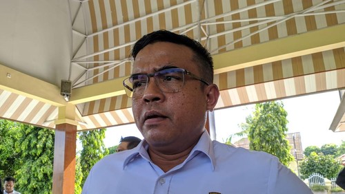 Pengedar magic mushroom di Gili Trawangan ditangkap oleh Polda NTB. Ia mengedarkan magic mushroom kepada wisatawan.