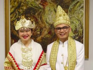 Keindahan Kain Lampung Mejeng di Acara Penobatan Raja Charles III