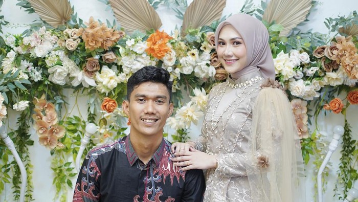 Eks kiper PSM Makassar Hilman Syah lamar sang pacar Alya Asyahra