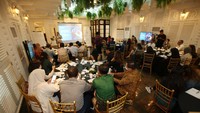 Beginilah kondisi workshop tersebut yang dihadiri dari berbagai delegasi negara dan para pelaku industri tekstil.