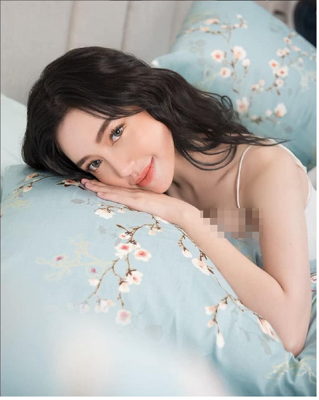 Selain mengunggah gaya seksinya Elly Tran juga kerap curhat soal kehidupan pribadinya. Elly yang cantik memesona para pria memiliki kehidupan cinta yang tak seindah rayuan pria di media sosial untuknya. Foto: Getty Images