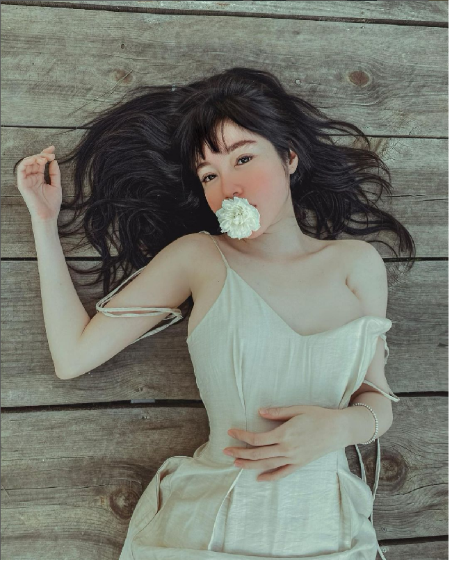 Kini 11 tahun setelah memesona pria Indonesia, Elly Tran makin populer di media sosial. Dia kerap mengunggah berbagai gaya seksinya di Instagram untuk lebih dari 449 ribu pengikutnya. Foto: Getty Images