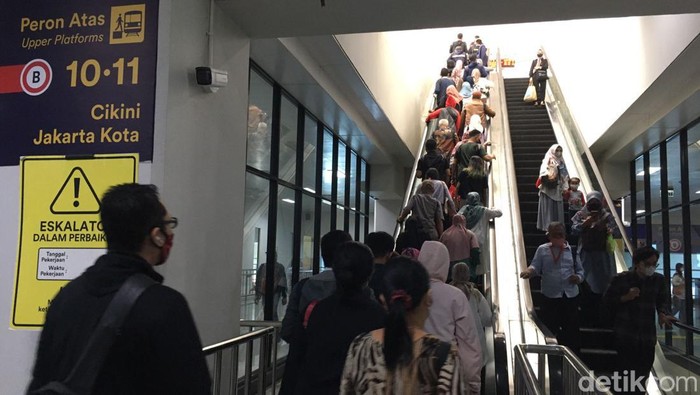 Eskalator di Stasiun Manggarai mati. (Magdalena Handrica Natasya Gadja/detikcom)